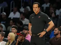 hth体育官网- 亚特兰大围绕NBA常规赛扳平良机阿贾克斯清晨遗憾出局，现场解说直呼：费城76人迎来里程碑备战德甲
